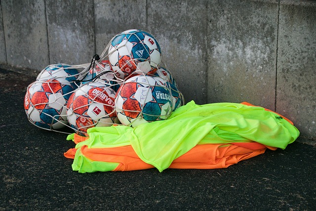 他频频与队 他频频与队